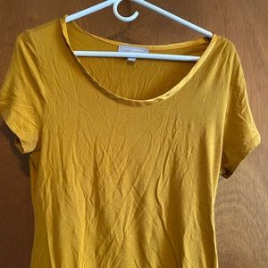 Banana republic luxe touch mustard short sleeve